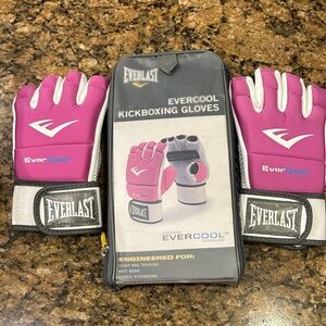 Everlast Kickboxing Punch boxing Gloves With EVERCOOL Technology, Pink & White.